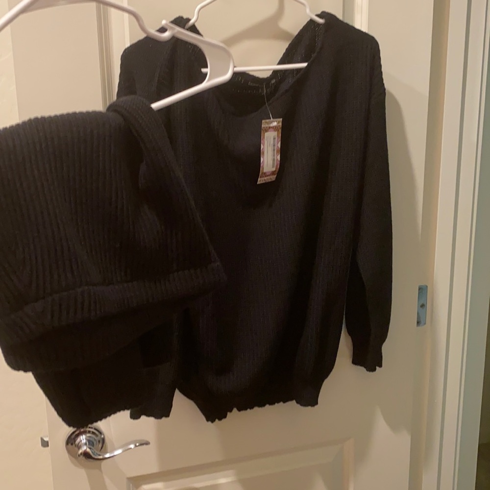 Plus 2 piece sweater short set never worn